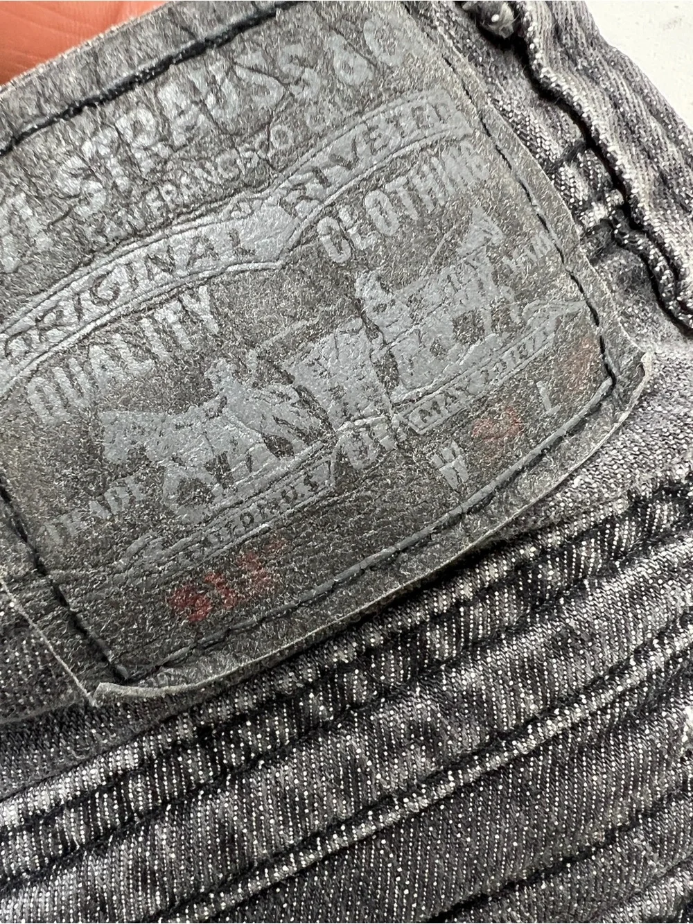 Levi’s 511 Slim Gray Distressed Jeans Zipper Back Pockets 34x30